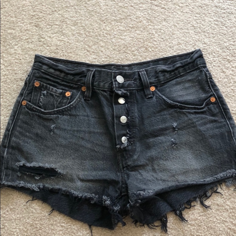 Levi black cut off shorts